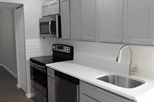 7804 Hanover Pkwy, Greenbelt, MD 20770 - Photo 4