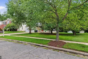 8604 Cory Dr, Bowie, MD 20720 - Photo 4