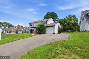 12616 Blackwell Ln, Bowie, MD 20715 - Photo 2