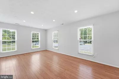 2401 W Rosecroft Village Circle, Oxon Hill, MD 20745 - Photo 14