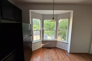 12119 Sutton Ln, Bowie, MD 20720 - Photo 4