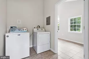 8401 Potomac Ave, College Park, MD 20740 - Photo 14
