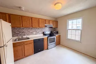 2726 Crestwick Pl, District Heights, MD 20747 - Photo 2