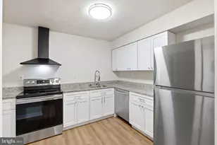 542 Peacock Dr, Landover, MD 20785 - Photo 12