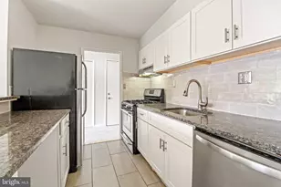 526 Wilson Bridge Dr, Oxon Hill, MD 20745 - Photo 8