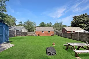 4202 73rd Ave, Hyattsville, MD 20784 - Photo 2