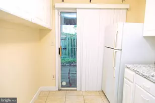 7029 Onyx Ct, Capitol Heights, MD 20743 - Photo 2