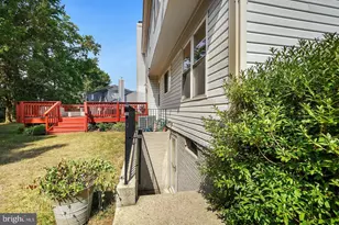 2505 Falling Brook Terrace, Hyattsville, MD 20783 - Photo 2