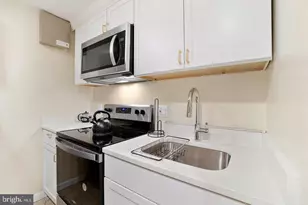 2505 Falling Brook Terrace, Hyattsville, MD 20783 - Photo 12