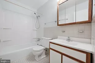 8026 Lakecrest Dr, Greenbelt, MD 20770 - Photo 26