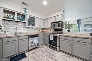 6211 Gilbralter Ln, Bowie, MD 20720 - Photo 6
