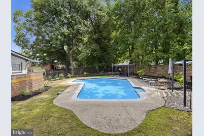 6410 Bushey Drive, Temple Hills, MD 20748 - Photo 14