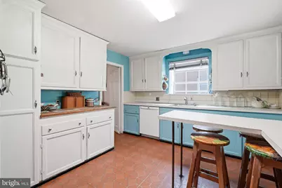 7004 Wake Forest Drive, College Park, MD 20740 - Photo 12