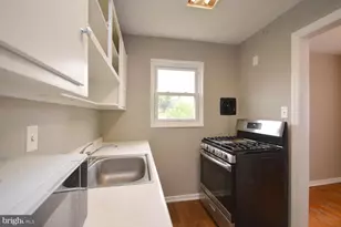 5000 Surrey Ln, Hyattsville, MD 20784 - Photo 8
