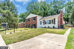 7536 Abbington Dr, Oxon Hill, MD 20745 - Photo 2