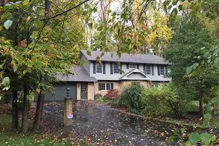 5412 Ridgecroft Dr, Camp Springs, MD 20746 - Photo 2