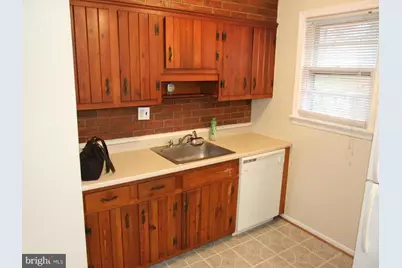 8116 Carrollton Parkway, Hyattsville, MD 20784 - Photo 4