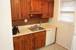 8116 Carrollton Pkwy, Hyattsville, MD 20784 - Photo 4