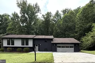 9901 Turret Ln, Clinton, MD 20735 - Photo 2