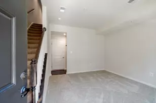 10505 Rawlins Ln, Upper Marlboro, MD 20772 - Photo 4