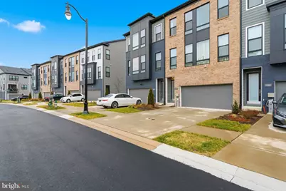 614 Glenn Lake Dr, Bowie, MD 20716 - Photo 2
