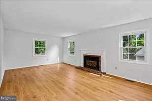 12218 Valerie Ln, Laurel, MD 20708 - Photo 10