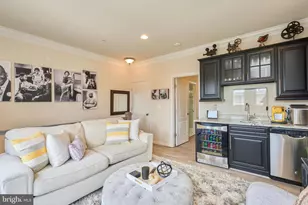 866 Regents Square, Oxon Hill, MD 20745 - Photo 32