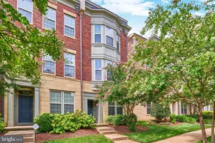 866 Regents Square, Oxon Hill, MD 20745 - Photo 1