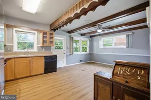 907 Luray Pl, Hyattsville, MD 20783 - Photo 8