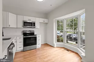 6916 Flag Harbor Dr, District Heights, MD 20747 - Photo 8