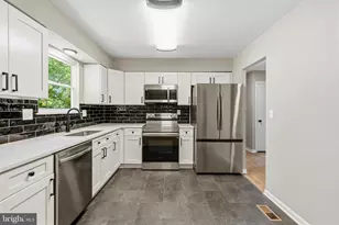 4801 Iverson Pl, Temple Hills, MD 20748 - Photo 6