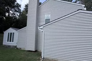 917 Cypress Point Cir, Bowie, MD 20721 - Photo 2