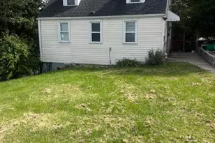 5803 63rd Pl, Riverdale, MD 20737 - Photo 4