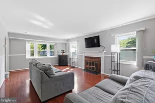 4113 Wakefield Ln, Bowie, MD 20715 - Photo 4