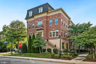 622 Overlook Park Dr, Oxon Hill, MD 20745 - Photo 1