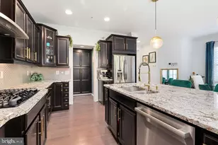 622 Overlook Park Dr, Oxon Hill, MD 20745 - Photo 18
