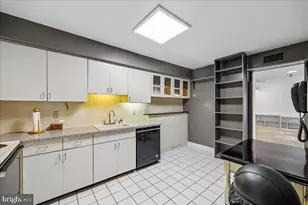 9200 Edwards Way, Hyattsville, MD 20783 - Photo 18