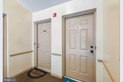 9805 Lake Pointe Court #304, Upper Marlboro, MD 20774 - Photo 4