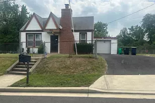 8135 Comet Dr, Fort Washington, MD 20744 - Photo 2