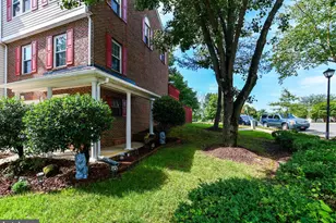 1401 Deep Gorge Ct, Oxon Hill, MD 20745 - Photo 2