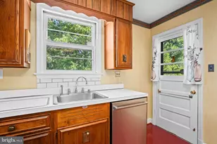 5408 Manchester Dr, Suitland, MD 20746 - Photo 16