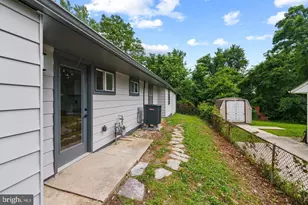 1125 Devonshire Dr, Oxon Hill, MD 20745 - Photo 4