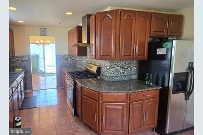 7906 Dawnwood Court, Lanham, MD 20706 - Photo 10