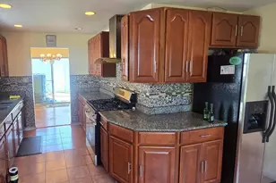 7906 Dawnwood Ct, Lanham, MD 20706 - Photo 10