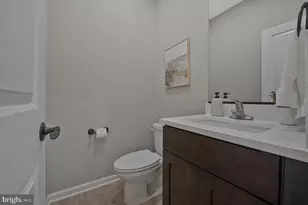 8805 Glenarden Pkwy, Lanham, MD 20706 - Photo 12