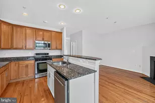 8010 Homefield Dr, Landover, MD 20785 - Photo 12