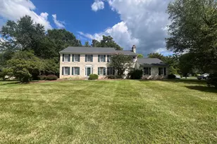 7707 Lake Glen Dr, Glenn Dale, MD 20769 - Photo 2