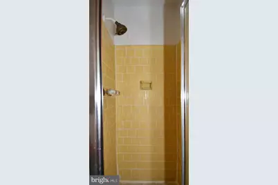 9205 Wellington Court, Lanham, MD 20706 - Photo 18