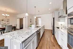 517 Windboard Way, Oxon Hill, MD 20745 - Photo 4