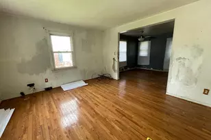 5902 Shoshone Dr, Oxon Hill, MD 20745 - Photo 2